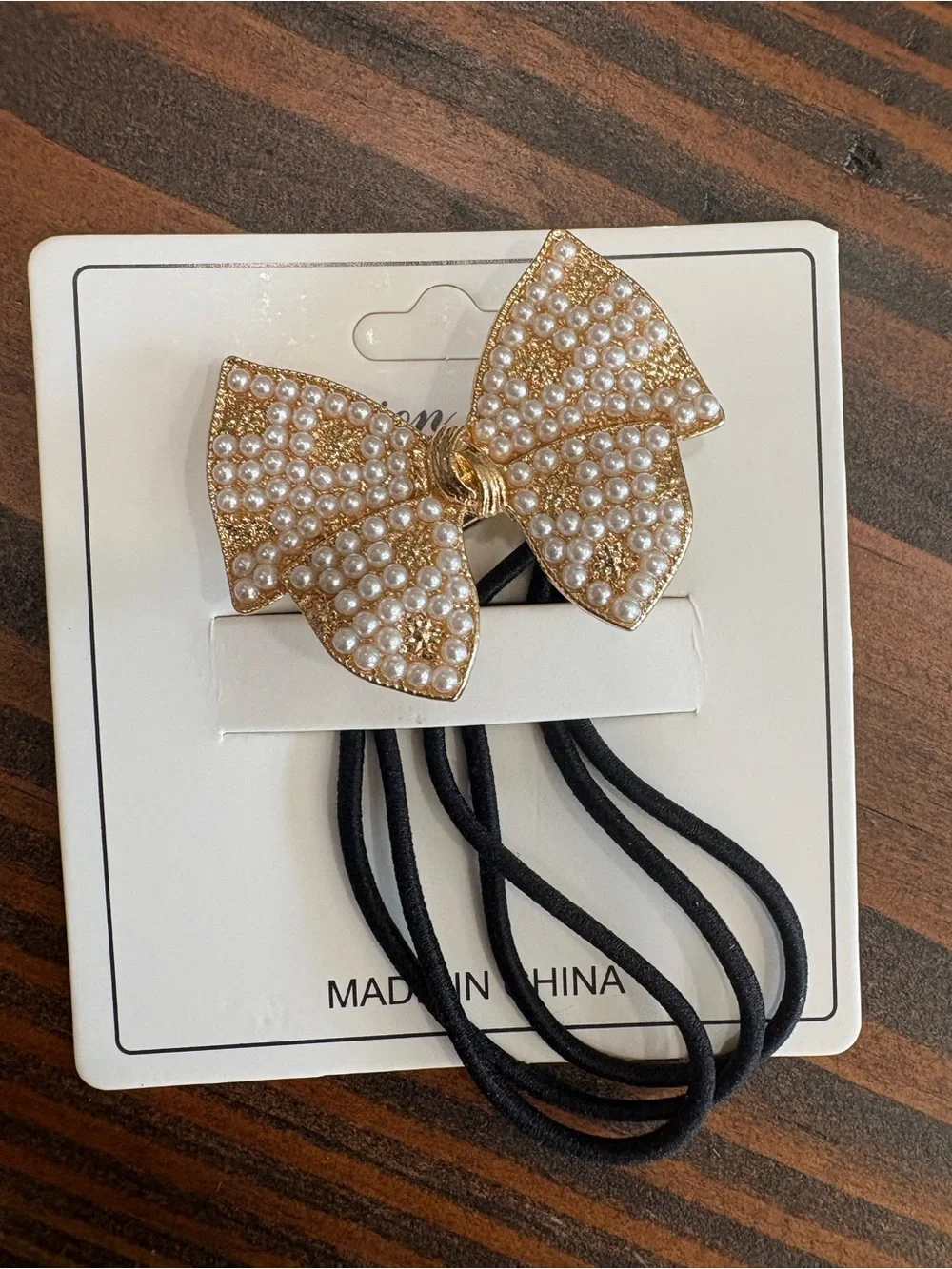 ⭐️ Gold Pearl Butterfly Hair Tie